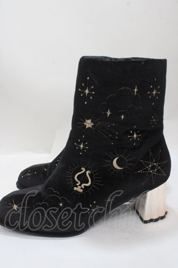 画像2: axes femme POETIQUE / 天体モチーフ刺繍ベロアブーツ  黒 Y-25-04-17-118-AX-SH-SZ-ZY (2)