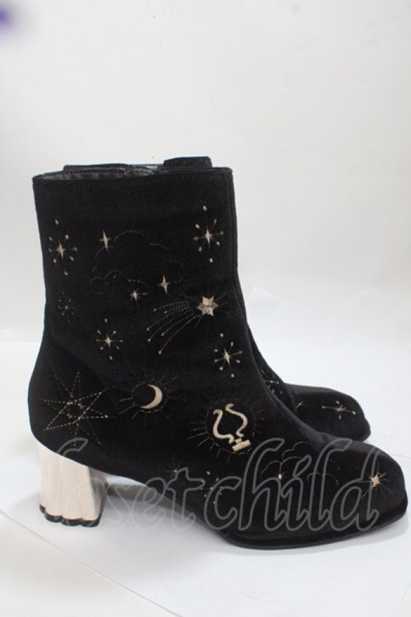 画像4: axes femme POETIQUE / 天体モチーフ刺繍ベロアブーツ  黒 Y-25-04-17-118-AX-SH-SZ-ZY (4)