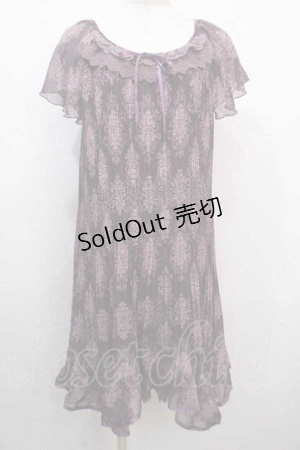 画像1: axes femme / アラベスク柄プリーツシフォンワンピース M 紫 Y-25-04-20-076-AX-OP-SZ-ZI (1)