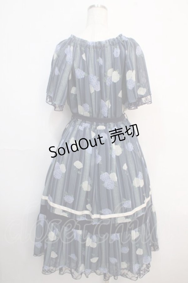 画像2: axes femme / 紫陽花シフォンワンピース  紺 Y-25-04-20-121-AX-OP-SZ-ZY (2)