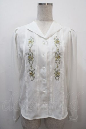 画像: an another angelus / オープンカラーローズ刺繍ブラウス F オフホワイト Y-25-04-20-020-CA-BL-SZ-ZY