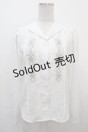 画像: an another angelus / オープンカラーローズ刺繍ブラウス F オフホワイト Y-25-04-20-020-CA-BL-SZ-ZY