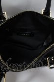 画像3: Maison de FLEUR / モノグラムポケットボストンショルダーバッグ F ブラック Y-25-04-23-005-LO-BG-SZ-ZY (3)