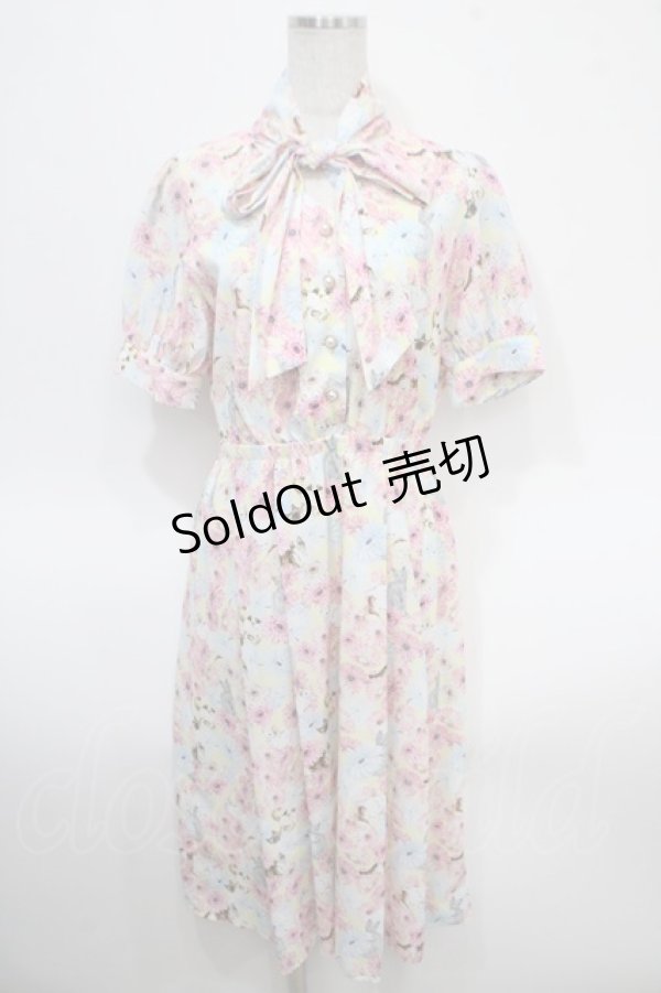 画像1: axes femme POETIQUE / フラワーキャットボウタイワンピース  イエロー Y-25-04-26-054-AX-OP-SZ-ZY (1)