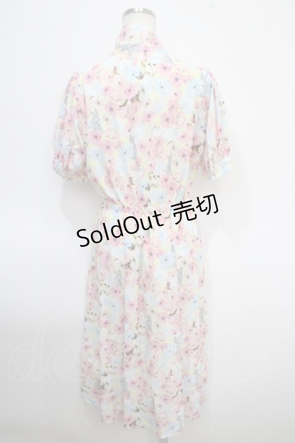 画像2: axes femme POETIQUE / フラワーキャットボウタイワンピース  イエロー Y-25-04-26-054-AX-OP-SZ-ZY (2)