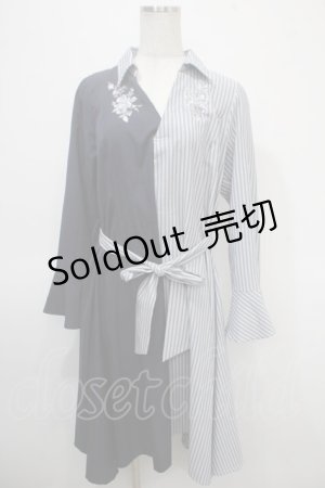 画像: axes femme / 薔薇刺繍バイカラーワンピース M 紺 Y-25-04-26-067-AX-OP-SZ-ZI