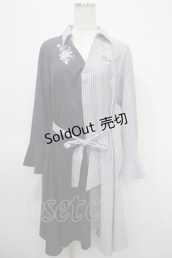 画像1: axes femme / 薔薇刺繍バイカラーワンピース M 紺 Y-25-04-26-067-AX-OP-SZ-ZI (1)