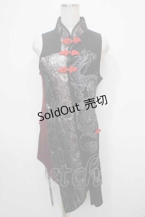 画像1: Qutie Frash / 龍ptチャイナアシメノースリーブチュニック  黒×赤 Y-25-04-28-055-QU-OP-SZ-ZY (1)