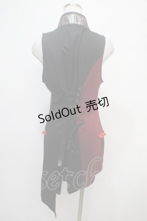 画像2: Qutie Frash / 龍ptチャイナアシメノースリーブチュニック  黒×赤 Y-25-04-28-055-QU-OP-SZ-ZY (2)