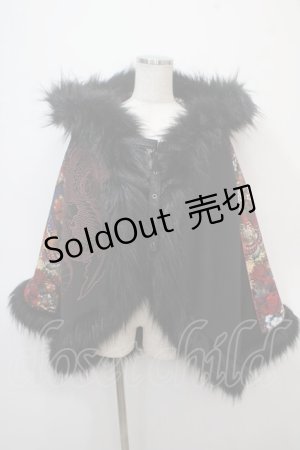 画像: Qutie Frash / ファー付きポンチョコート  黒×赤 Y-25-04-28-062-QU-CO-SZ-ZY