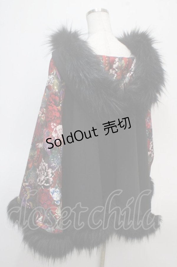 画像4: Qutie Frash / ファー付きポンチョコート  黒×赤 Y-25-04-28-062-QU-CO-SZ-ZY (4)