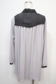 画像2: axes femme / ヨーク刺繍イレヘムチュニック F グレー Y-25-04-28-016-AX-TO-SZ-ZY (2)