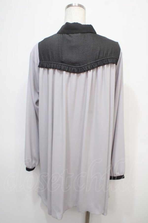 画像2: axes femme / ヨーク刺繍イレヘムチュニック F グレー Y-25-04-28-016-AX-TO-SZ-ZY (2)