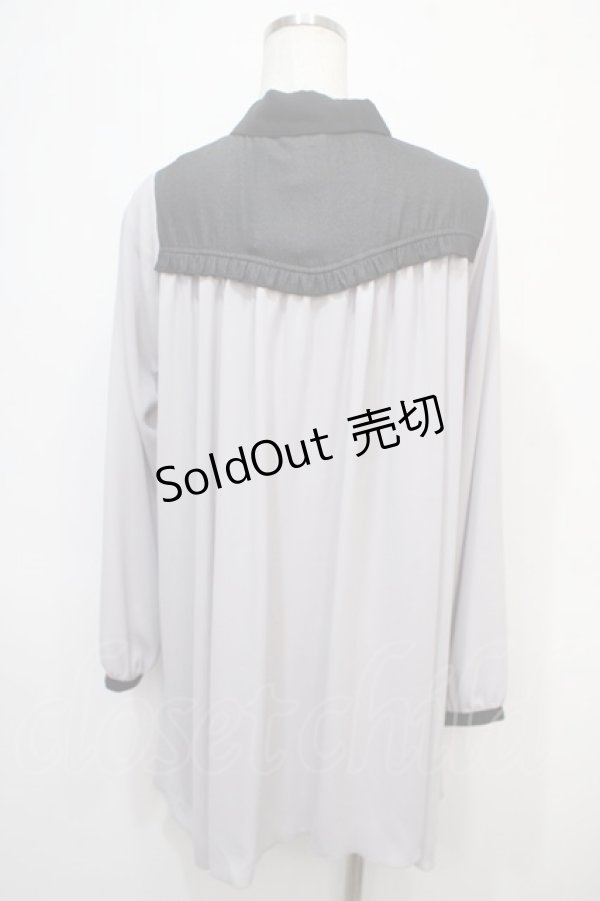画像2: axes femme / ヨーク刺繍イレヘムチュニック F グレー Y-25-04-28-016-AX-TO-SZ-ZI (2)