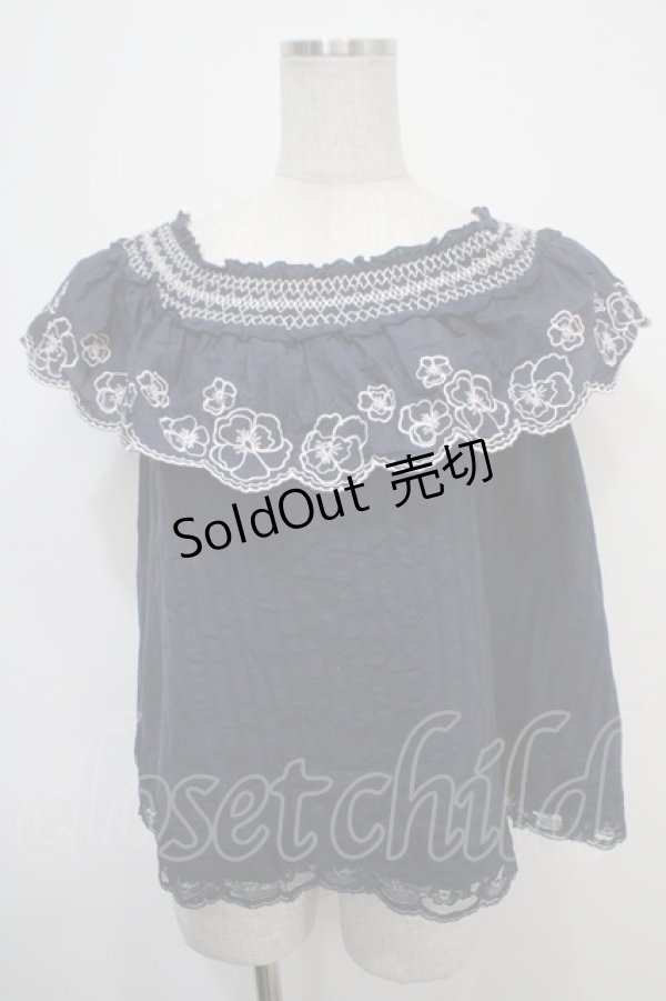 画像1: axes femme POETIQUE / 花刺繍オフショルトップス M 紺 Y-25-04-30-084-AX-TO-SZ-ZI (1)