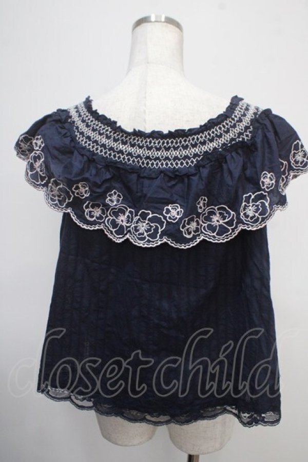 画像2: axes femme POETIQUE / 花刺繍オフショルトップス M 紺 Y-25-04-30-084-AX-TO-SZ-ZY (2)