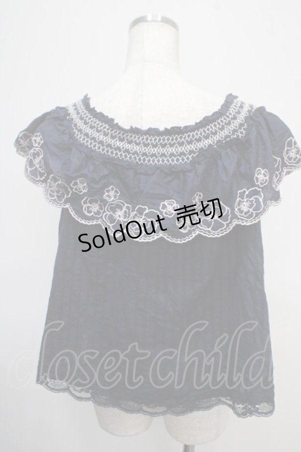 画像2: axes femme POETIQUE / 花刺繍オフショルトップス M 紺 Y-25-04-30-084-AX-TO-SZ-ZI (2)