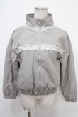 画像1: Fickle Bebe / レース付きブルゾン  グレー Y-25-05-05-047-0-TO-SZ-ZY (1)
