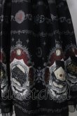 画像4: ALICE and the PIRATES / Mistical brilliance Jewelry〜秘められた宝石の行方〜柄ジャンパースカートI  黒 Y-25-05-19-129-PA-OP-SZ-ZY (4)