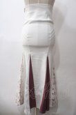 画像2: Ozz oneste / 編み上げ刺繍入りマーメイドスカート  白 Y-25-05-19-165-OO-SK-SZ-ZY (2)