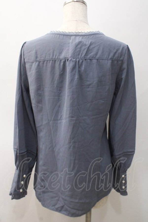 画像2: axes femme / シャボ付きラッフルブラウス  ブルー Y-25-05-22-072-AX-BL-SZ-ZY (2)