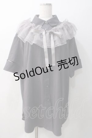 画像: axes femme / チュールフリルカラー付きシャツ  グレー Y-25-05-22-137-AX-BL-SZ-ZY