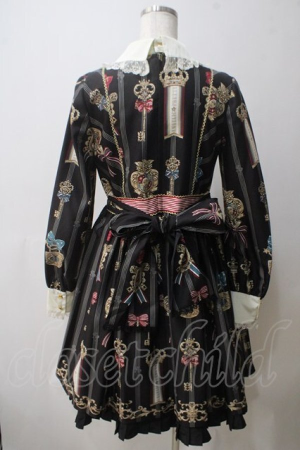 画像2: Angelic Pretty / British Keysワンピース  黒 Y-25-05-25-162-AP-OP-SZ-ZY (2)