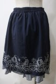 画像2: axes femme POETIQUE / メルヘン刺繍スカート M 紺 Y-25-05-25-175-AX-SK-SZ-ZY (2)