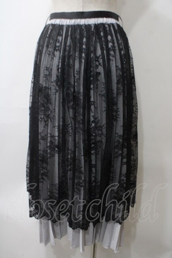 画像2: axes femme POETIQUE / レース重ねプリーツスカート M グレー Y-25-05-29-098-AX-SK-SZ-ZT125 (2)
