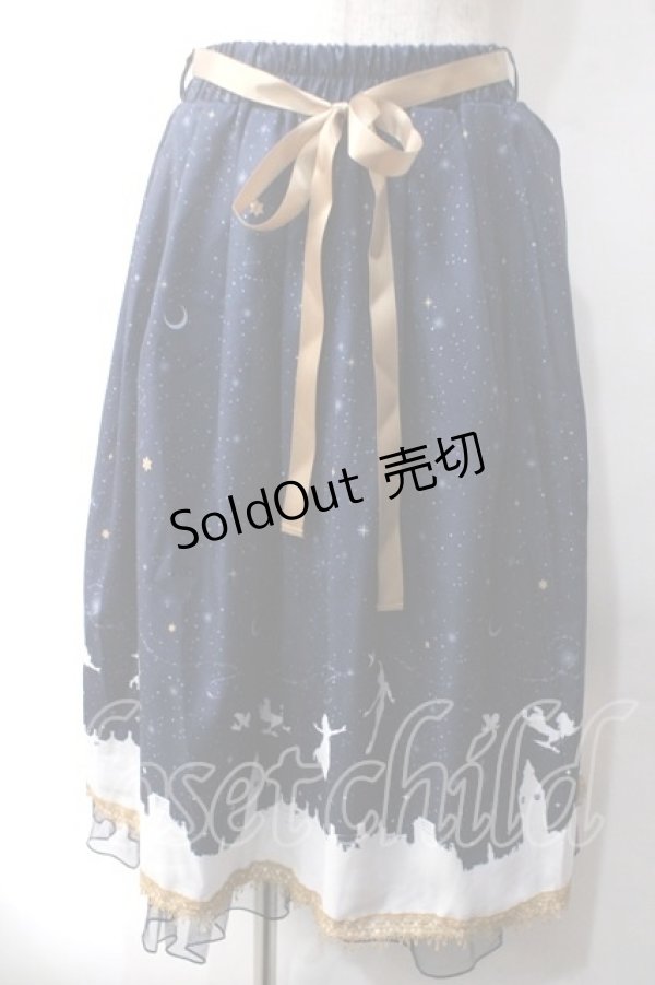 画像1: axes femme / ピーター・パン/プリントスカート F 紺 Y-25-06-03-121-AX-SK-SZ-ZT166 (1)