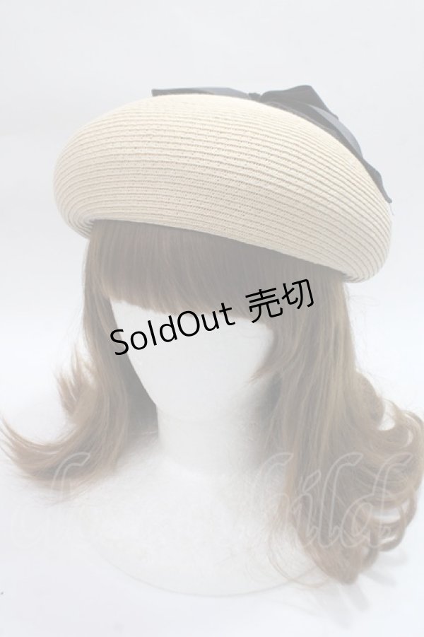画像2: axes femme POETIQUE / パール付リボン雑材風ベレー帽  ベージュ Y-25-06-09-046-AX-AC-SZ-ZY (2)