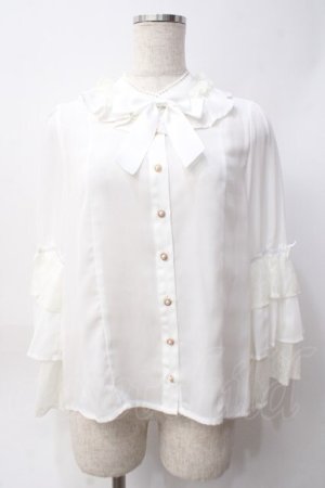 画像: axes femme kawaii / 3段フリル姫袖ブラウス  白 Y-25-06-09-066-AX-BL-SZ-ZY