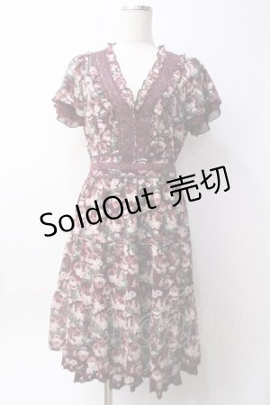 画像: axes femme / ローズリーフ柄ティアードワンピース  ワイン Y-25-06-09-123-AX-OP-SZ-ZY
