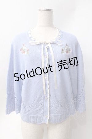 画像: axes femme POETIQUE / ストロベリー刺繍ニットケープ  サックス Y-25-06-20-038-AX-TO-SZ-ZY
