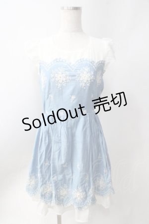 画像: axes femme / 刺繍入りワンピース  サックス Y-25-06-20-085-AX-OP-SZ-ZI