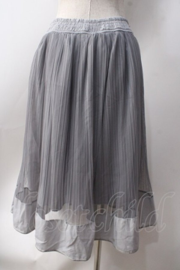 画像2: axes femme / チュール重ねプリーツスカート  グレー Y-25-06-20-126-AX-SK-SZ-ZI (2)