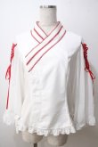 画像1: metamorphose / 着物合わせ風ブラウス  白×赤 Y-25-06-26-014-ME-BL-SZ-ZY (1)