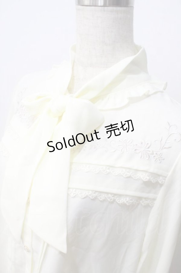 画像3: axes femme / 花刺繍ボウタイブラウス F 生成り Y-25-06-26-039-AX-BL-SZ-ZT076 (3)