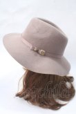 画像2: axes femme / 釦使いフェルト中折れハット  ベージュ Y-25-06-28-032-AX-AC-SZ-ZY (2)