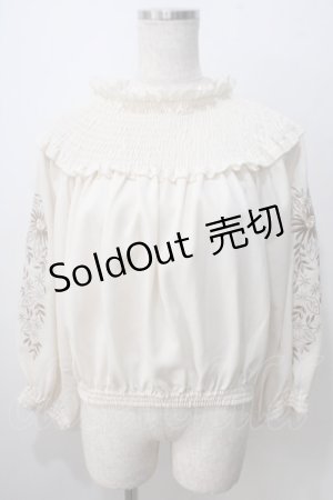 画像: axes femme NOSTALGIE / 袖刺繍入りブラウス  生成 Y-25-07-01-064-AX-BL-SZ-ZI