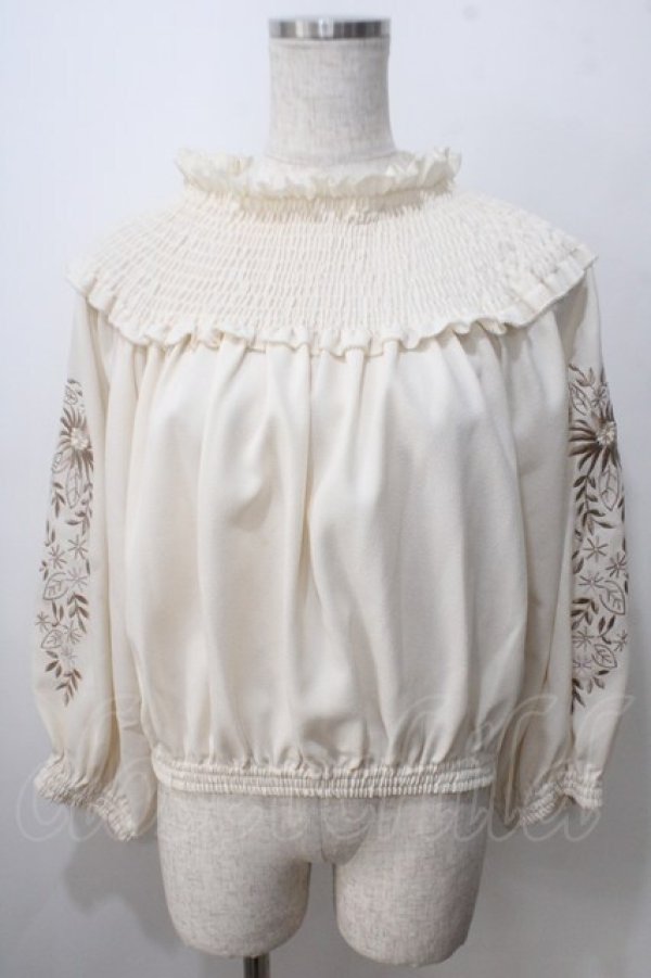画像1: axes femme NOSTALGIE / 袖刺繍入りブラウス  生成 Y-25-07-01-064-AX-BL-SZ-ZY (1)