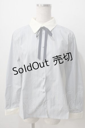 画像: F i.n.t / タイ付きマルチストライプクレリックシャツ F グレー×ネイビー Y-25-07-01-070-CA-BL-SZ-ZY