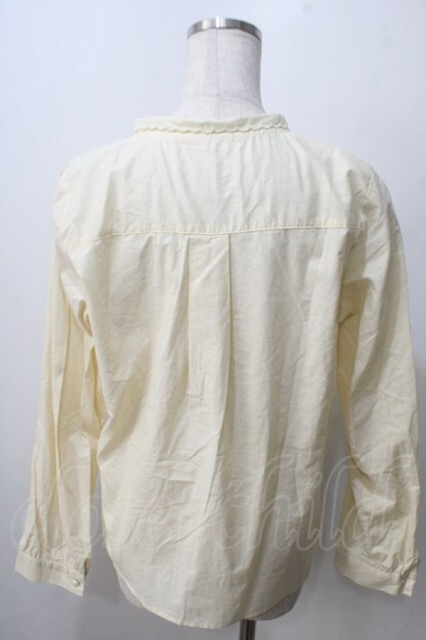 画像2: F i.n.t / ロゴ刺繍スカラップボウタイブラウス F ライトベージュ Y-25-07-01-072-CA-BL-SZ-ZI (2)