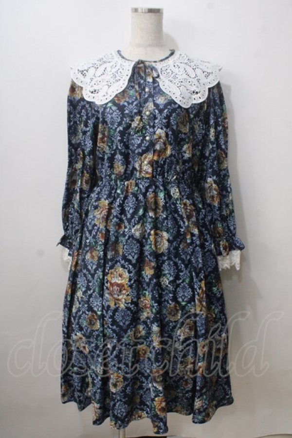 画像1: axes femme NOSTALGIE / ローズオーナメント柄ワンピース  紺 Y-25-07-01-091-AX-OP-SZ-ZT494 (1)