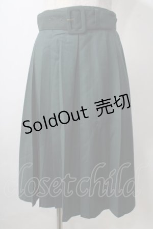 画像: F i.n.t / 太ベルト付きレトロプリーツスカート F グリーン Y-25-07-01-116-CA-SK-SZ-ZT454