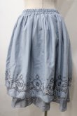 画像2: axes femme / メルヘンカラー刺繍入りスカート M サックス Y-25-07-01-125-AX-SK-SZ-ZY (2)