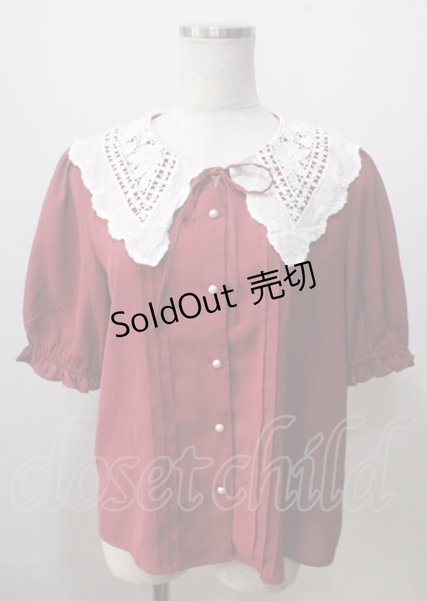 画像1: axes femme / バラ刺繍襟ブラウス  赤 Y-25-07-06-021-AX-BL-SZ-ZY (1)