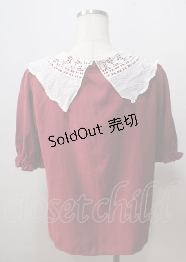 画像2: axes femme / バラ刺繍襟ブラウス  赤 Y-25-07-06-021-AX-BL-SZ-ZY (2)