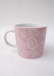 画像2: Q-pot. / QQQ(サンキュー)デザインの限定マグカップ/ノベルティー  ピンク Y-25-07-11-099-QP-ZA-SZ-ZT-F001 (2)