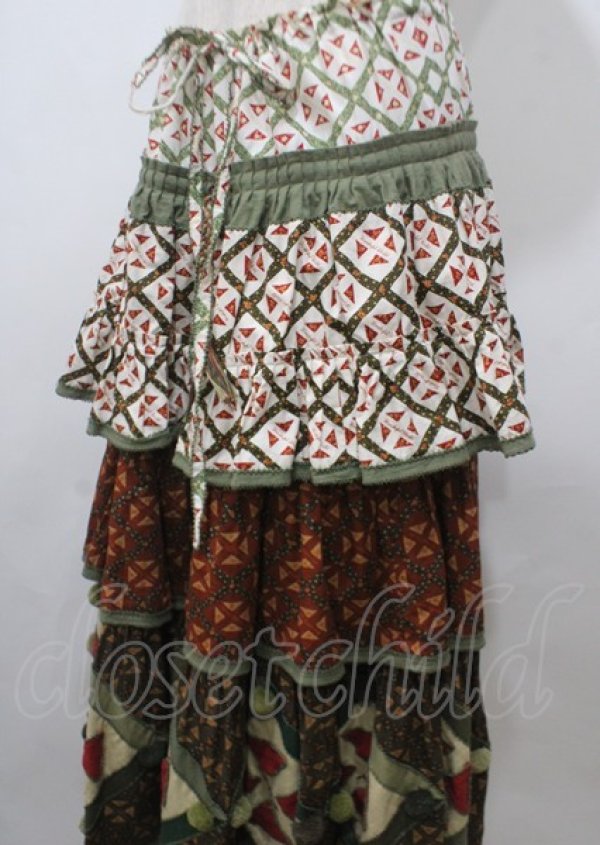 画像4: WONDERFUL WORLD / モチーフ付きパッチワークティアードスカート  グリーン系 Y-25-07-11-137-LO-SK-SZ-ZY (4)